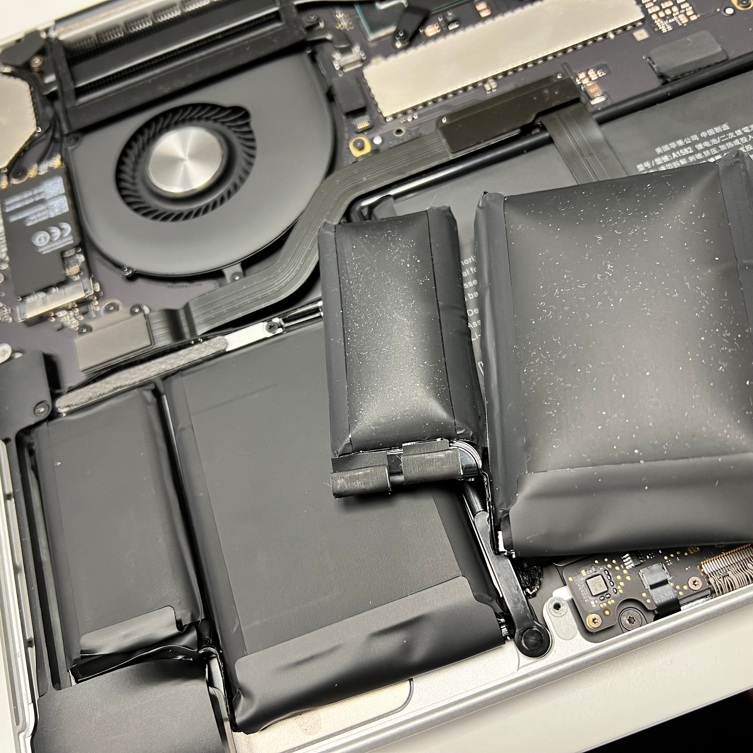Смяна на Батерия на MacBook
